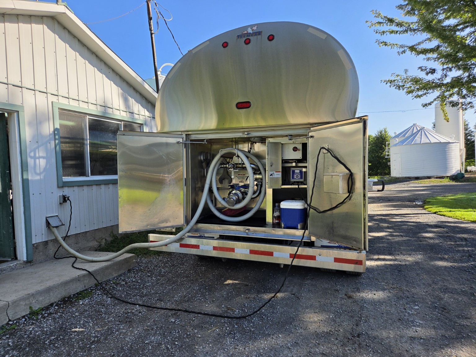 Equipment at the rear of a milk collection tanker