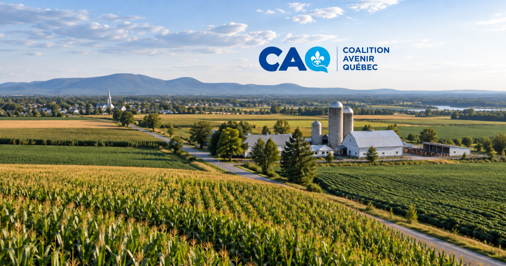 Ferme laitière et terres agricoles au Québec avec le logo complet de la Coalition avenir Québec